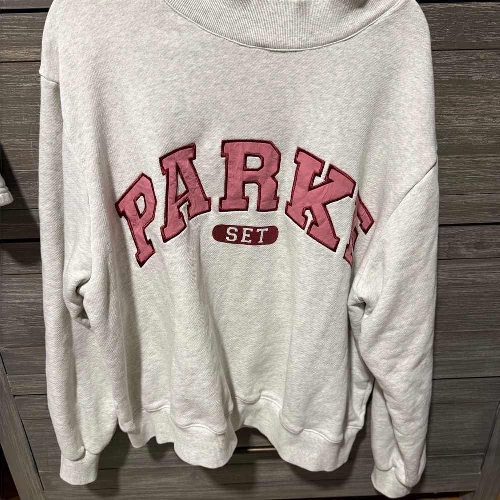 Parke set active collab mockneck sweater. Size L/XL